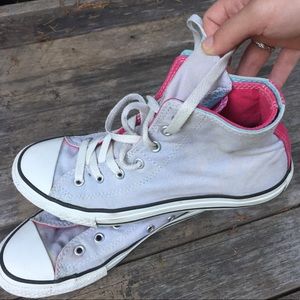 LIGHT GRAY CONVERSE WITH REVERSE TONGUE